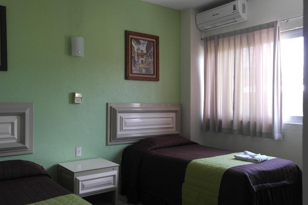 Hotel El Roble ทักซ์ทลา กูทิเอเรซ ภายนอก รูปภาพ