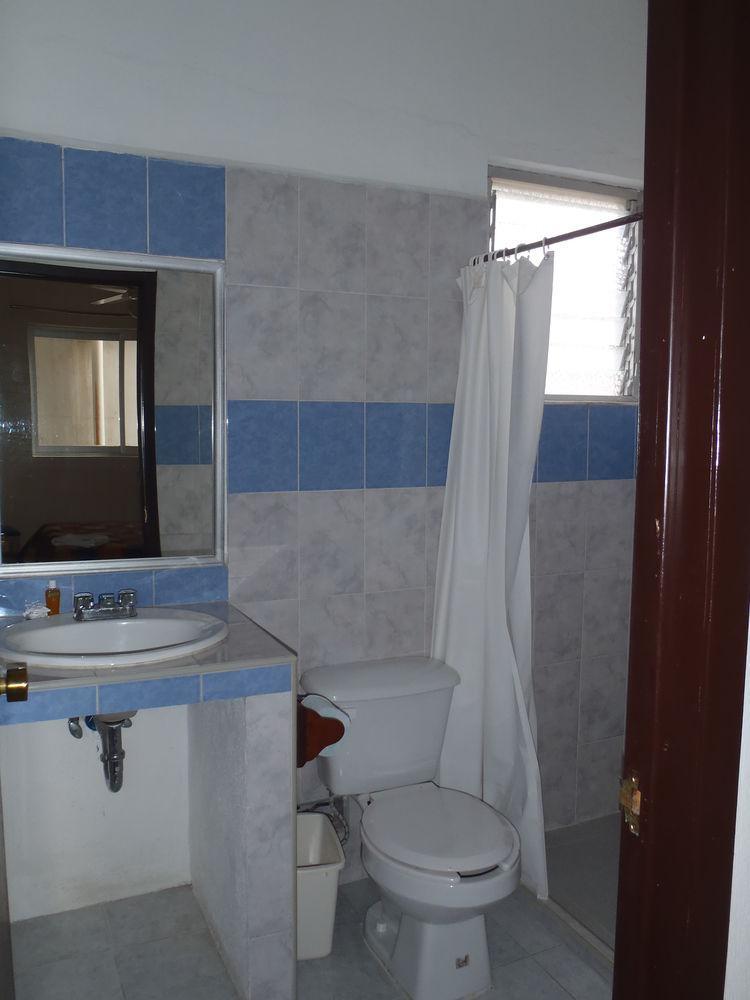 Hotel El Roble ทักซ์ทลา กูทิเอเรซ ภายนอก รูปภาพ