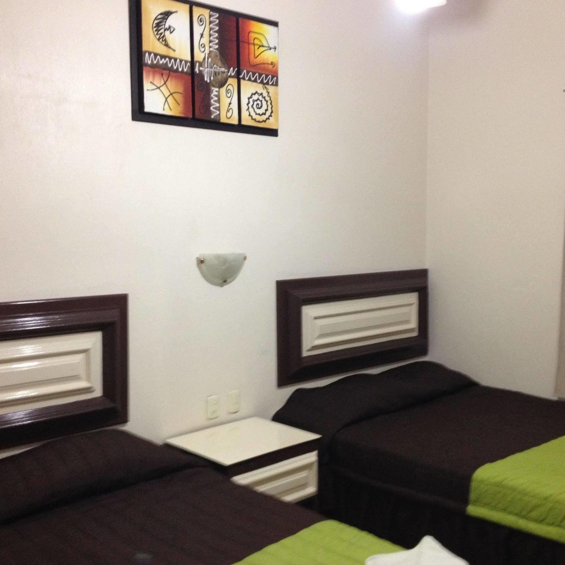 Hotel El Roble ทักซ์ทลา กูทิเอเรซ ภายนอก รูปภาพ